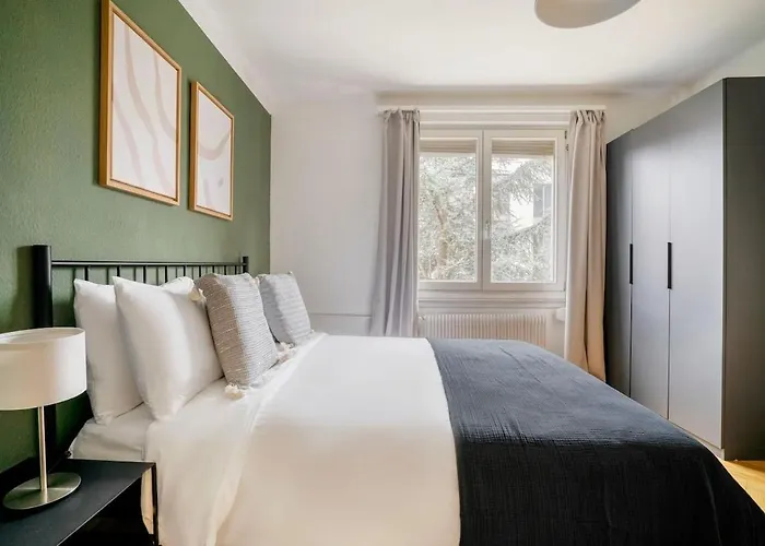 Blossom 90 Qm 3 Schlafzimmer Balkon & Voll Ausgestattete Kueche شقة زيورخ