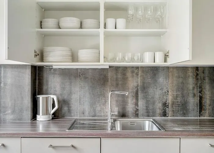 Blossom 90 Qm 3 Schlafzimmer Balkon & Voll Ausgestattete Kueche