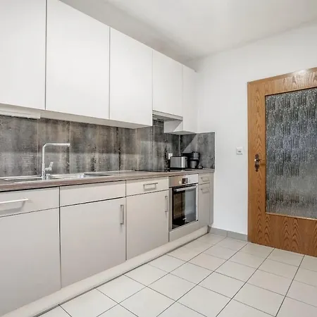 Blossom 90 Qm 3 Schlafzimmer Balkon & Voll Ausgestattete Kueche Апартаменты