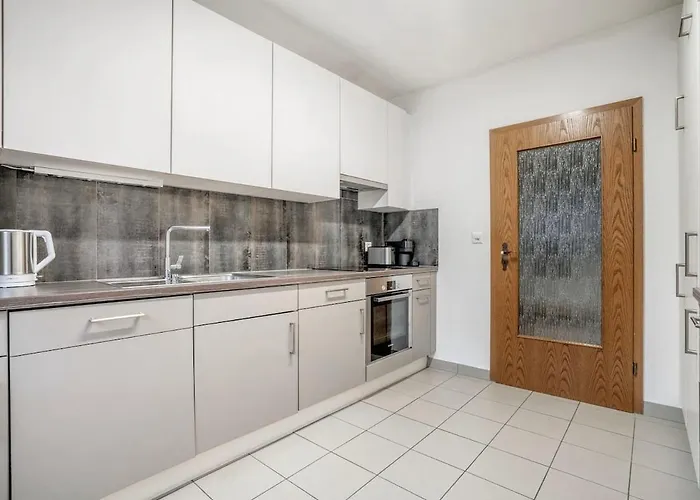 Blossom 90 Qm 3 Schlafzimmer Balkon & Voll Ausgestattete Kueche Daire