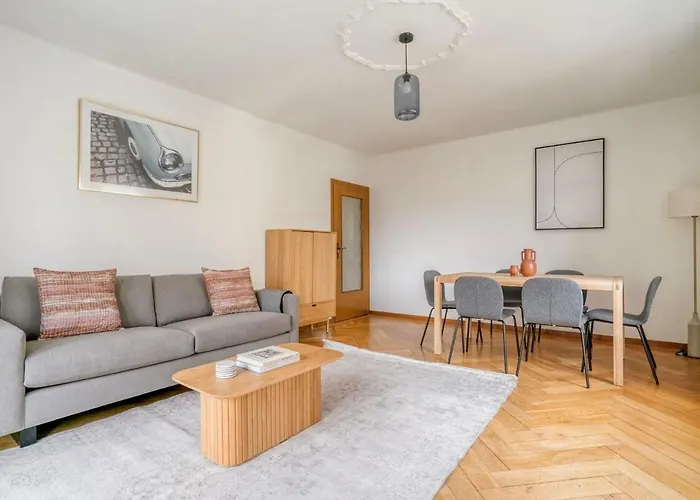 Apartment Blossom 90 Qm 3 Schlafzimmer Balkon & Voll Ausgestattete Kueche