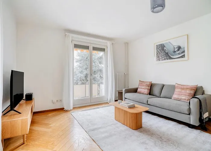 Apartment Blossom 90 Qm 3 Schlafzimmer Balkon & Voll Ausgestattete Kueche *