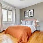 Blossom 90 Qm 3 Schlafzimmer Balkon & Voll Ausgestattete Kueche Zürih