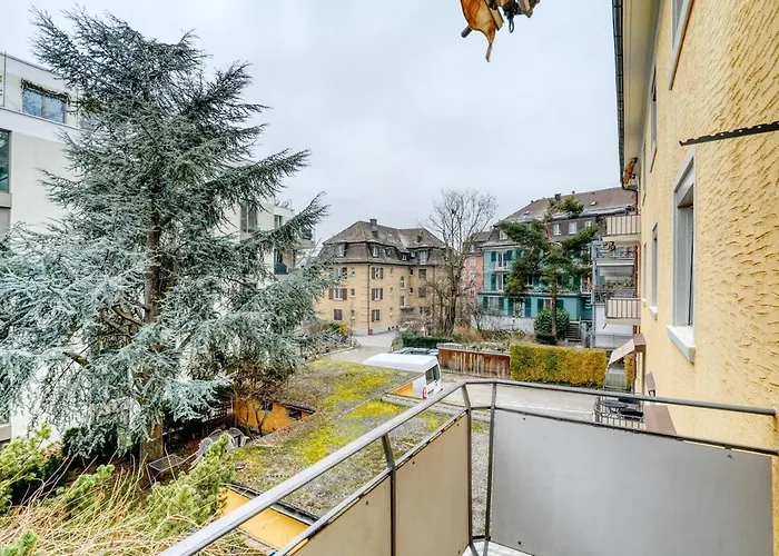 Blossom 90 Qm 3 Schlafzimmer Balkon & Voll Ausgestattete Kueche * Zurique