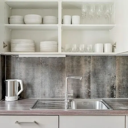 Blossom 90 Qm 3 Schlafzimmer Balkon & Voll Ausgestattete Kueche