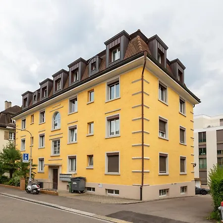 Blossom 90 Qm 3 Schlafzimmer Balkon & Voll Ausgestattete Kueche Apartmán Curych